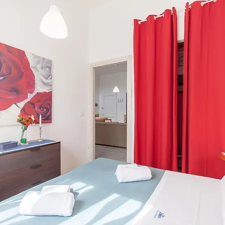 Pool House - Happy * Alcamo