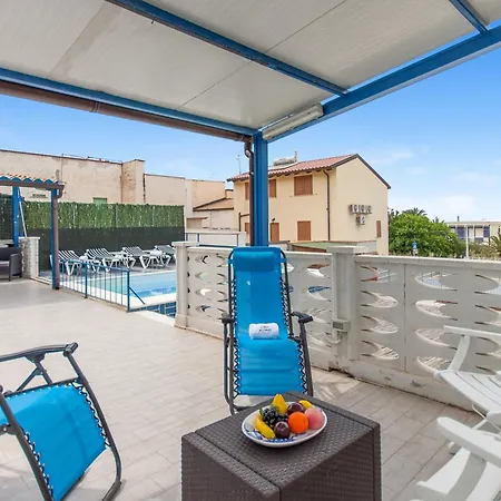 Pool House - Happy Daire