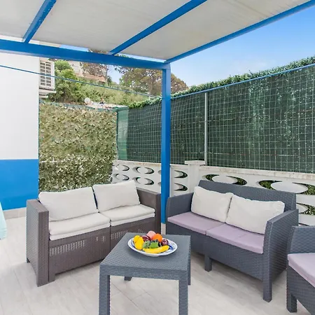 Pool House - Happy Apartment *