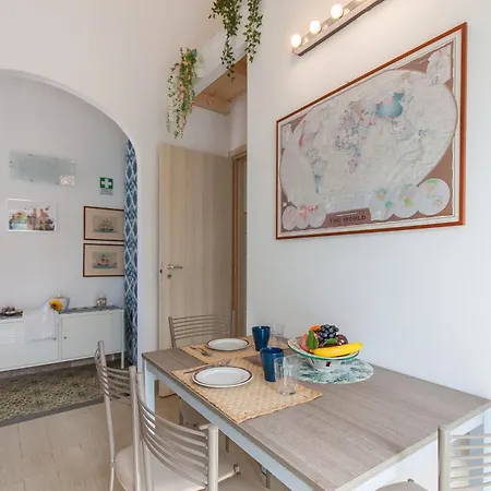 Apartment Pool House - Happy